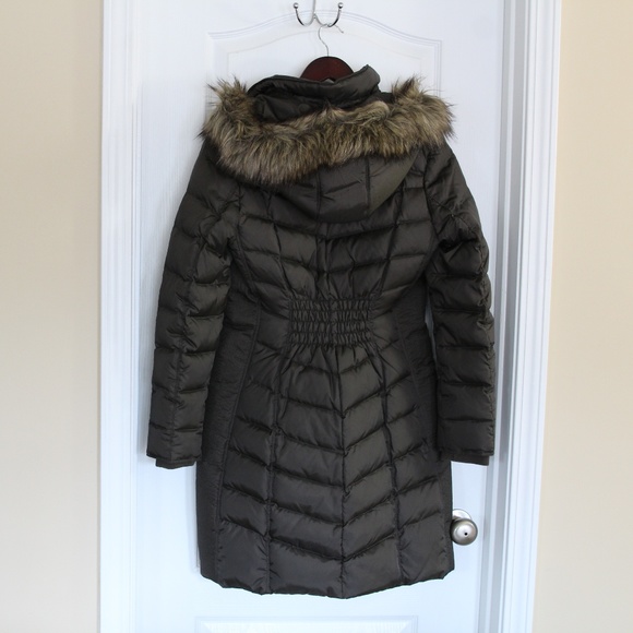 [SOLD] Michael Kors Hooded Puffer Coat - Picture 5 of 7
